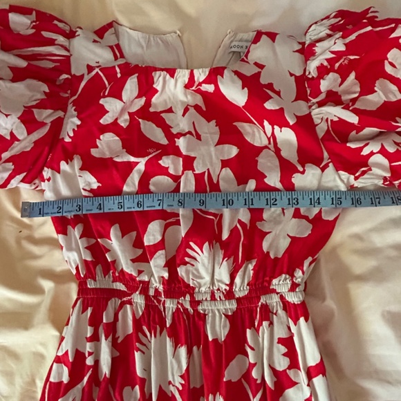 Red and white maxi dress with lower back cut out - Picture 4 of 8
